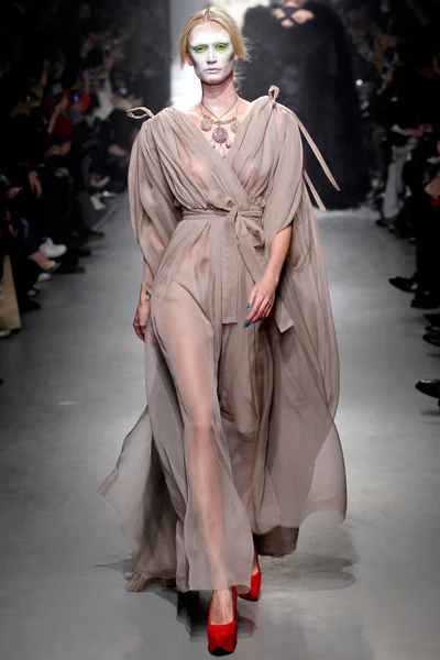 Look 48